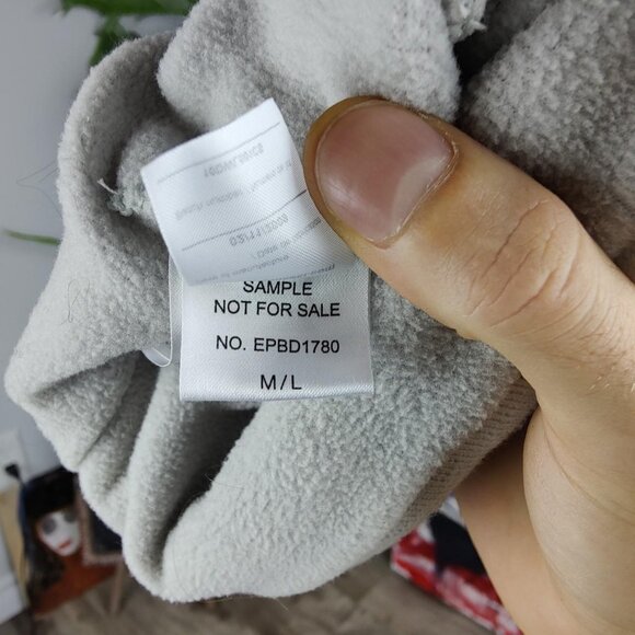 Y2K 'Phenix Skiing' Sweden sample beanie - Picture 3 of 4